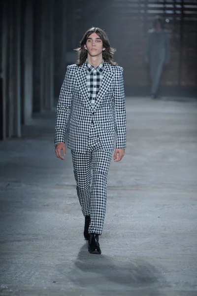 Look 1
